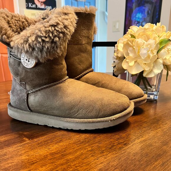 Women's Ugg Bailey Button Boots Brown Size 7 - Picture 1 of 5